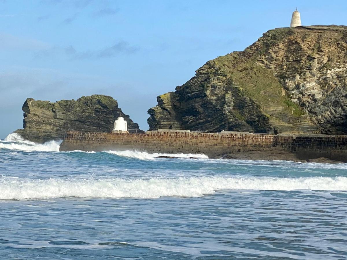Simply The Best ! Just 4 Min Walk To Beach, Pubs, Shops, Htd Pool, Hottub, Games Rm, Bbq'S, Gdns, Parking, Bassets Acre,Just 6 Unique Apart'S With Wifi