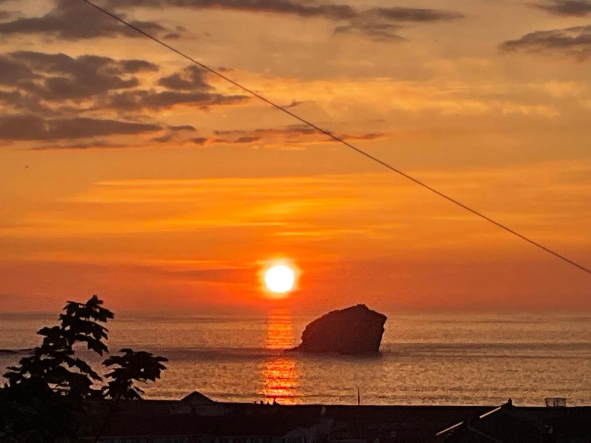 Simply The Best ! Just 4 Min Walk To Beach, Pubs, Shops, Htd Pool, Hottub, Games Rm, Bbq'S, Gdns, Parking, Bassets Acre,Just 6 Unique Apart'S With Wifi Портрит
