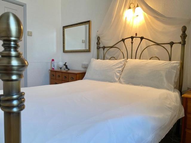 Simply The Best ! Just 4 Min Walk To Beach, Pubs, Shops, Htd Pool, Hottub, Games Rm, Bbq'S, Gdns, Parking, Bassets Acre,Just 6 Unique Apart'S With Wifi Апартаменты Портрит