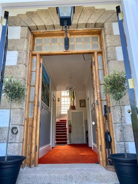 Апартаменты Simply The Best ! Just 4 Min Walk To Beach, Pubs, Shops, Htd Pool, Hottub, Games Rm, Bbq'S, Gdns, Parking, Bassets Acre,Just 6 Unique Apart'S With Wifi *