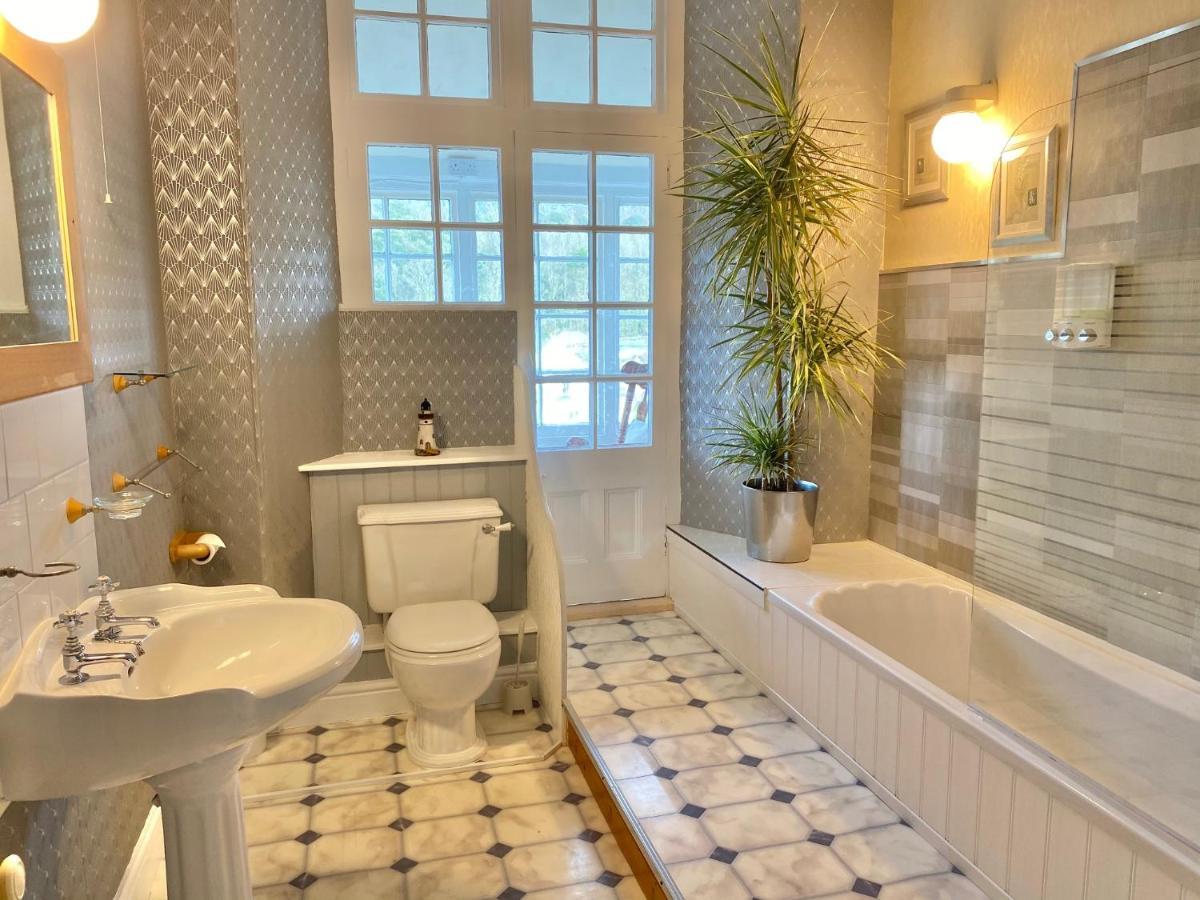 Апартаменты Simply The Best ! Just 4 Min Walk To Beach, Pubs, Shops, Htd Pool, Hottub, Games Rm, Bbq'S, Gdns, Parking, Bassets Acre,Just 6 Unique Apart'S With Wifi
