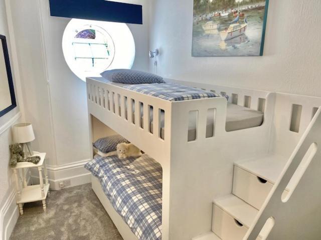 Simply The Best ! Just 4 Min Walk To Beach, Pubs, Shops, Htd Pool, Hottub, Games Rm, Bbq'S, Gdns, Parking, Bassets Acre,Just 6 Unique Apart'S With Wifi Апартаменты Портрит