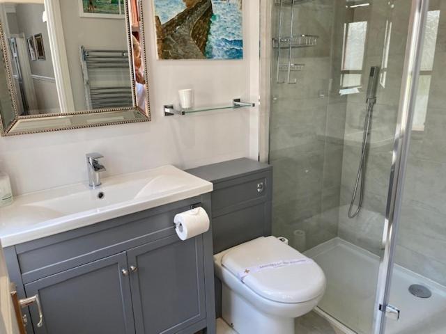 Simply The Best ! Just 4 Min Walk To Beach, Pubs, Shops, Htd Pool, Hottub, Games Rm, Bbq'S, Gdns, Parking, Bassets Acre,Just 6 Unique Apart'S With Wifi Портрит