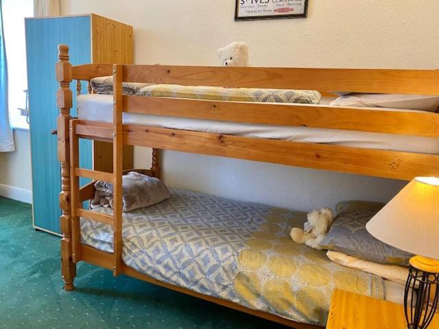 Апартаменты Simply The Best ! Just 4 Min Walk To Beach, Pubs, Shops, Htd Pool, Hottub, Games Rm, Bbq'S, Gdns, Parking, Bassets Acre,Just 6 Unique Apart'S With Wifi *