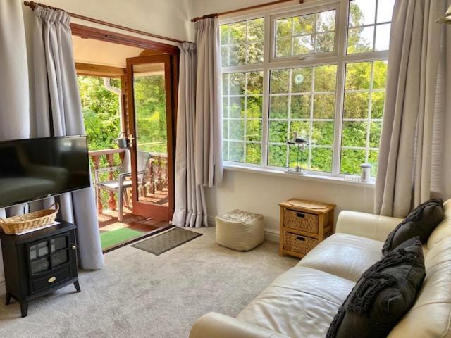 Simply The Best ! Just 4 Min Walk To Beach, Pubs, Shops, Htd Pool, Hottub, Games Rm, Bbq'S, Gdns, Parking, Bassets Acre,Just 6 Unique Apart'S With Wifi * Портрит