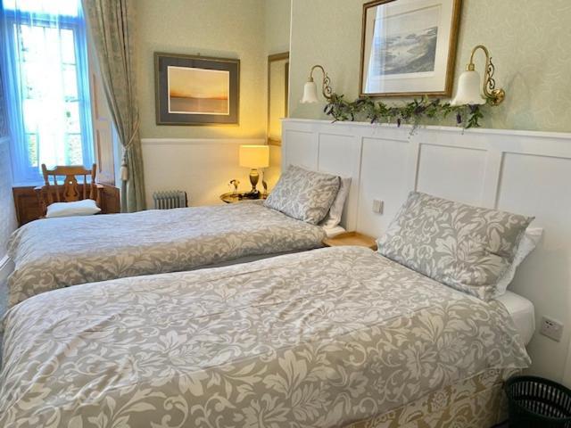 Simply The Best ! Just 4 Min Walk To Beach, Pubs, Shops, Htd Pool, Hottub, Games Rm, Bbq'S, Gdns, Parking, Bassets Acre,Just 6 Unique Apart'S With Wifi *