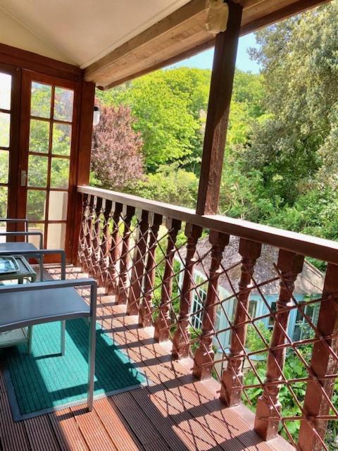 Апартаменты Simply The Best ! Just 4 Min Walk To Beach, Pubs, Shops, Htd Pool, Hottub, Games Rm, Bbq'S, Gdns, Parking, Bassets Acre,Just 6 Unique Apart'S With Wifi Портрит