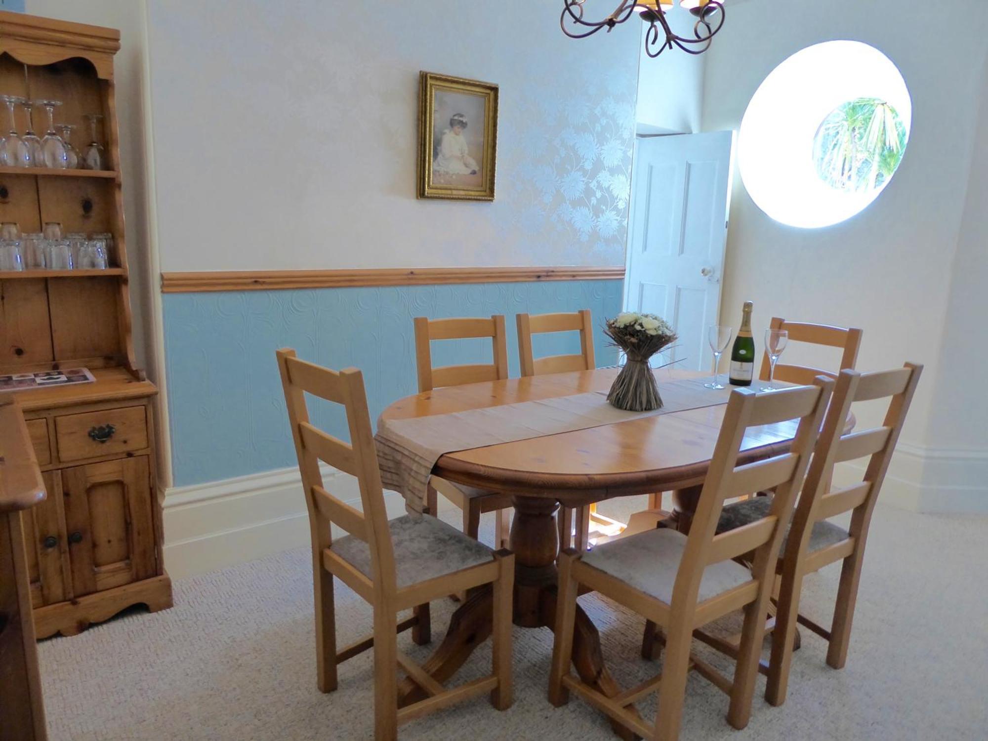 Simply The Best ! Just 4 Min Walk To Beach, Pubs, Shops, Htd Pool, Hottub, Games Rm, Bbq'S, Gdns, Parking, Bassets Acre,Just 6 Unique Apart'S With Wifi Апартаменты *