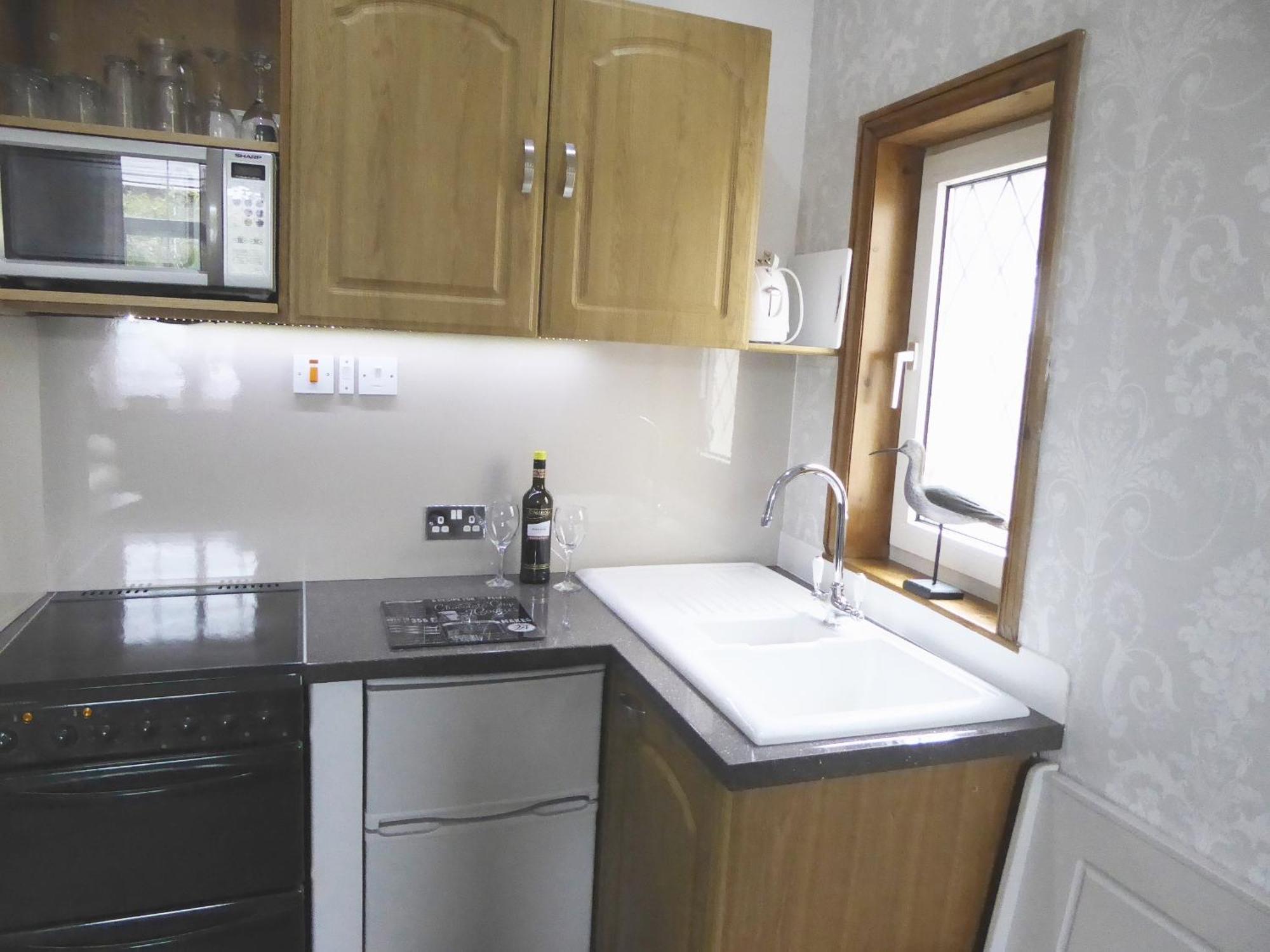 Simply The Best ! Just 4 Min Walk To Beach, Pubs, Shops, Htd Pool, Hottub, Games Rm, Bbq'S, Gdns, Parking, Bassets Acre,Just 6 Unique Apart'S With Wifi * Портрит