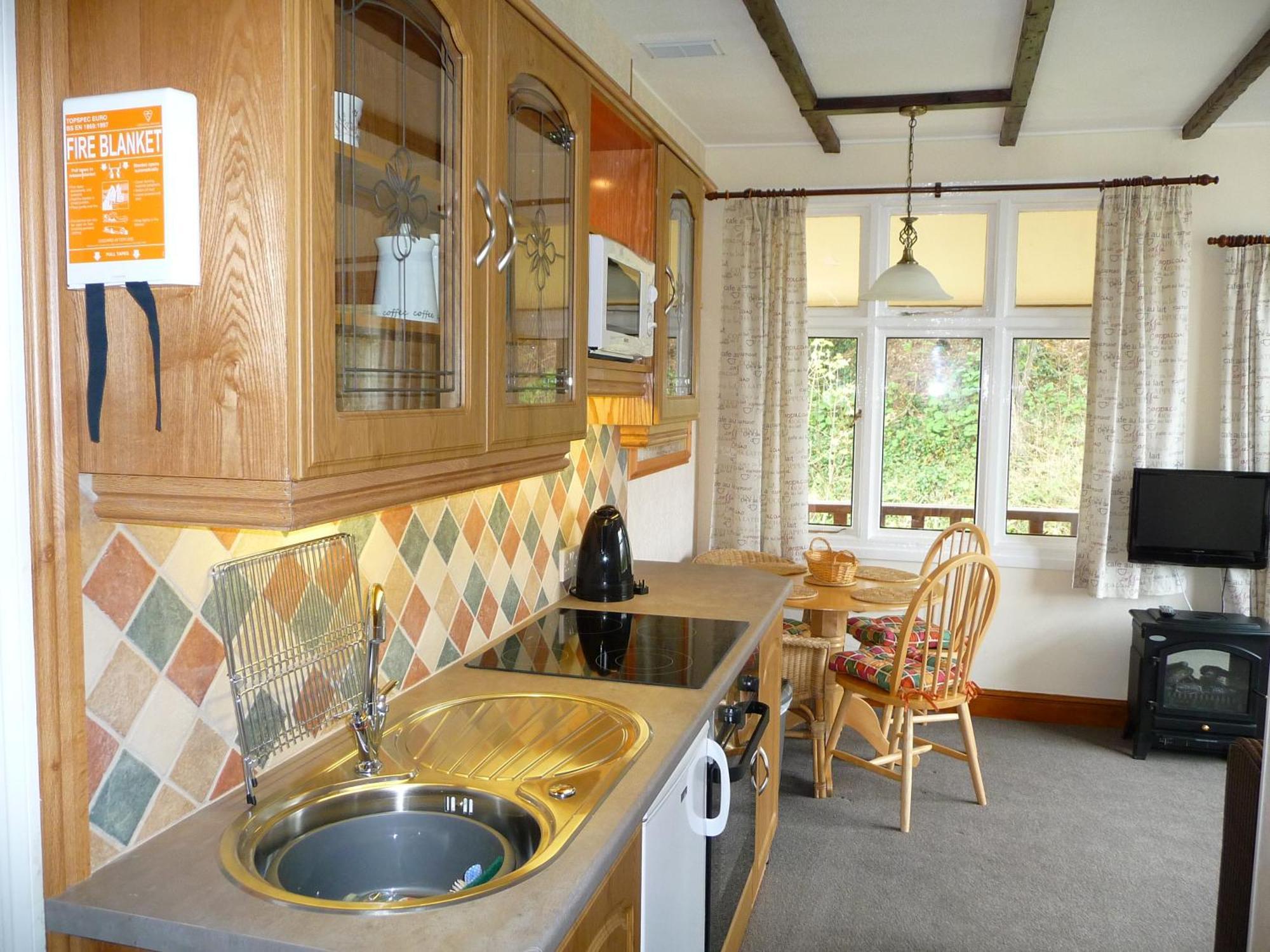 Simply The Best ! Just 4 Min Walk To Beach, Pubs, Shops, Htd Pool, Hottub, Games Rm, Bbq'S, Gdns, Parking, Bassets Acre,Just 6 Unique Apart'S With Wifi * Портрит