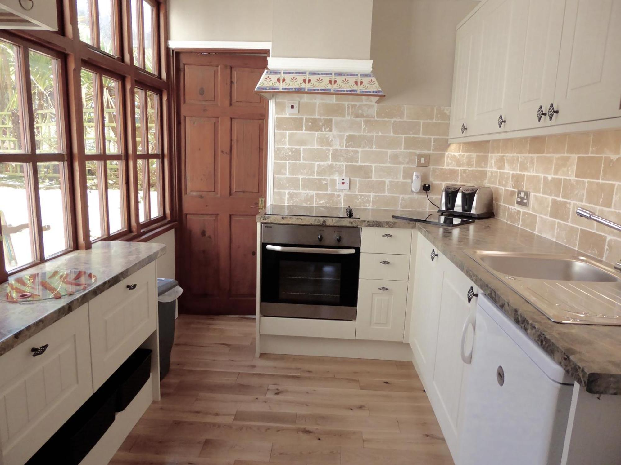 Simply The Best ! Just 4 Min Walk To Beach, Pubs, Shops, Htd Pool, Hottub, Games Rm, Bbq'S, Gdns, Parking, Bassets Acre,Just 6 Unique Apart'S With Wifi Апартаменты Портрит