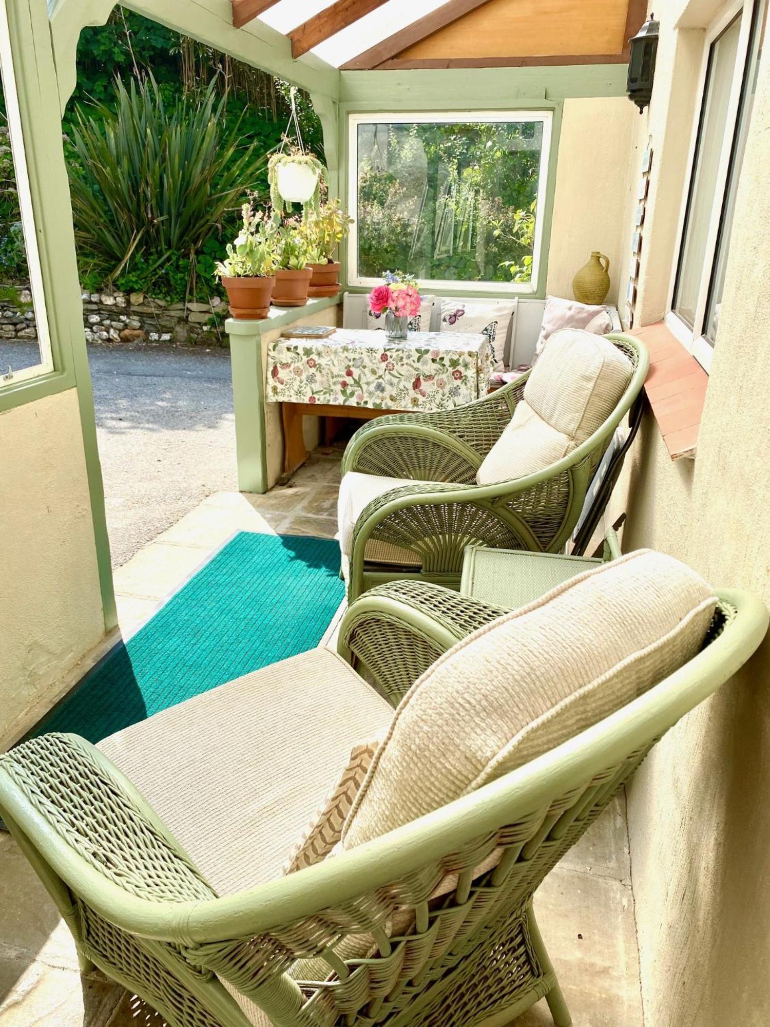 Simply The Best ! Just 4 Min Walk To Beach, Pubs, Shops, Htd Pool, Hottub, Games Rm, Bbq'S, Gdns, Parking, Bassets Acre,Just 6 Unique Apart'S With Wifi * Портрит