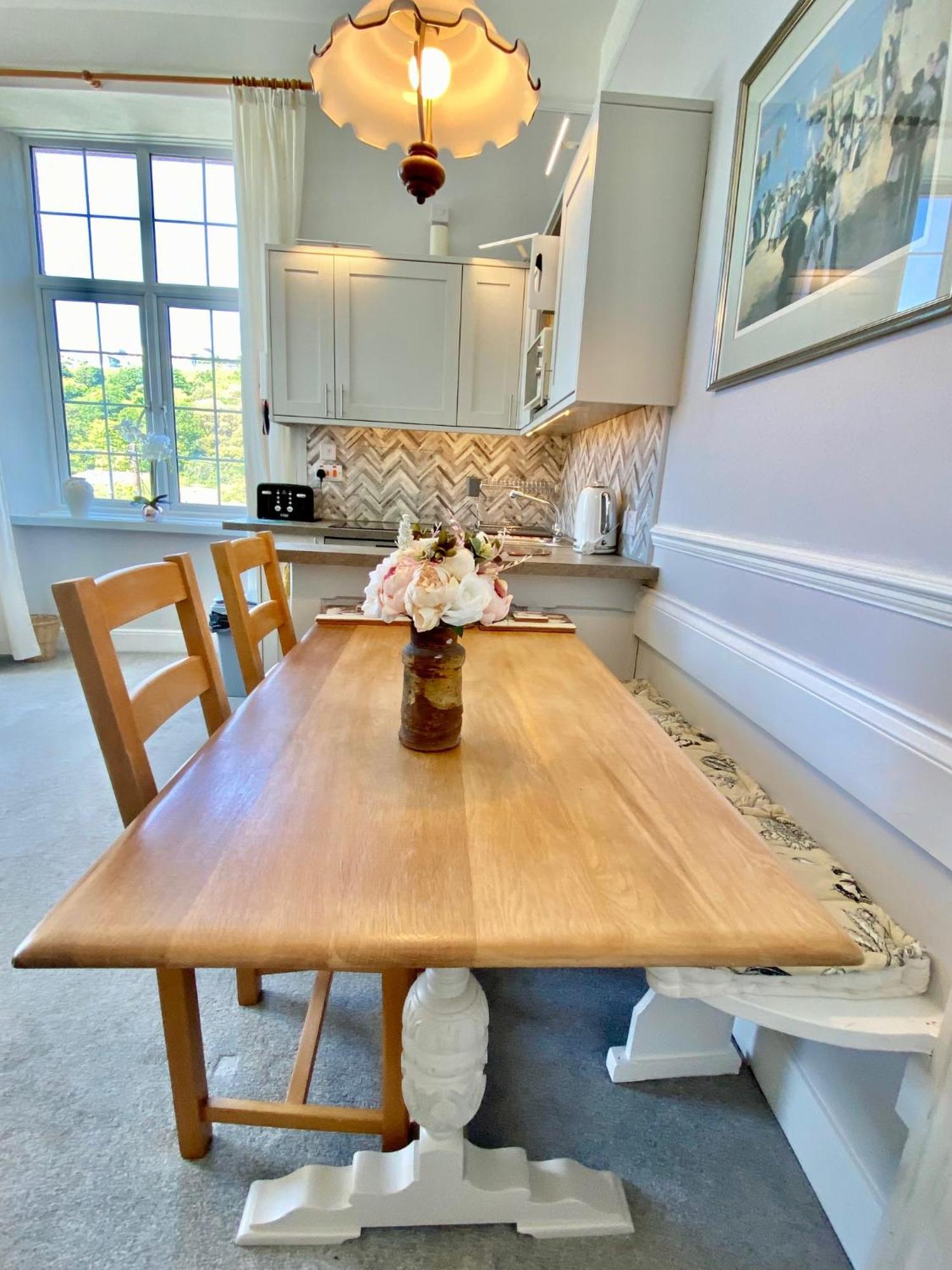 Look No Further ! 4 Min Walk To Beach, Pubs, Shops, Htd Pool, Hottub, Games Room,Tranquil Gds, Bbq, Beautiful, Bassets Acre, 6 Unique 1-3 Bedroom Holiday Homes With Free Parking And Wifi Apartment