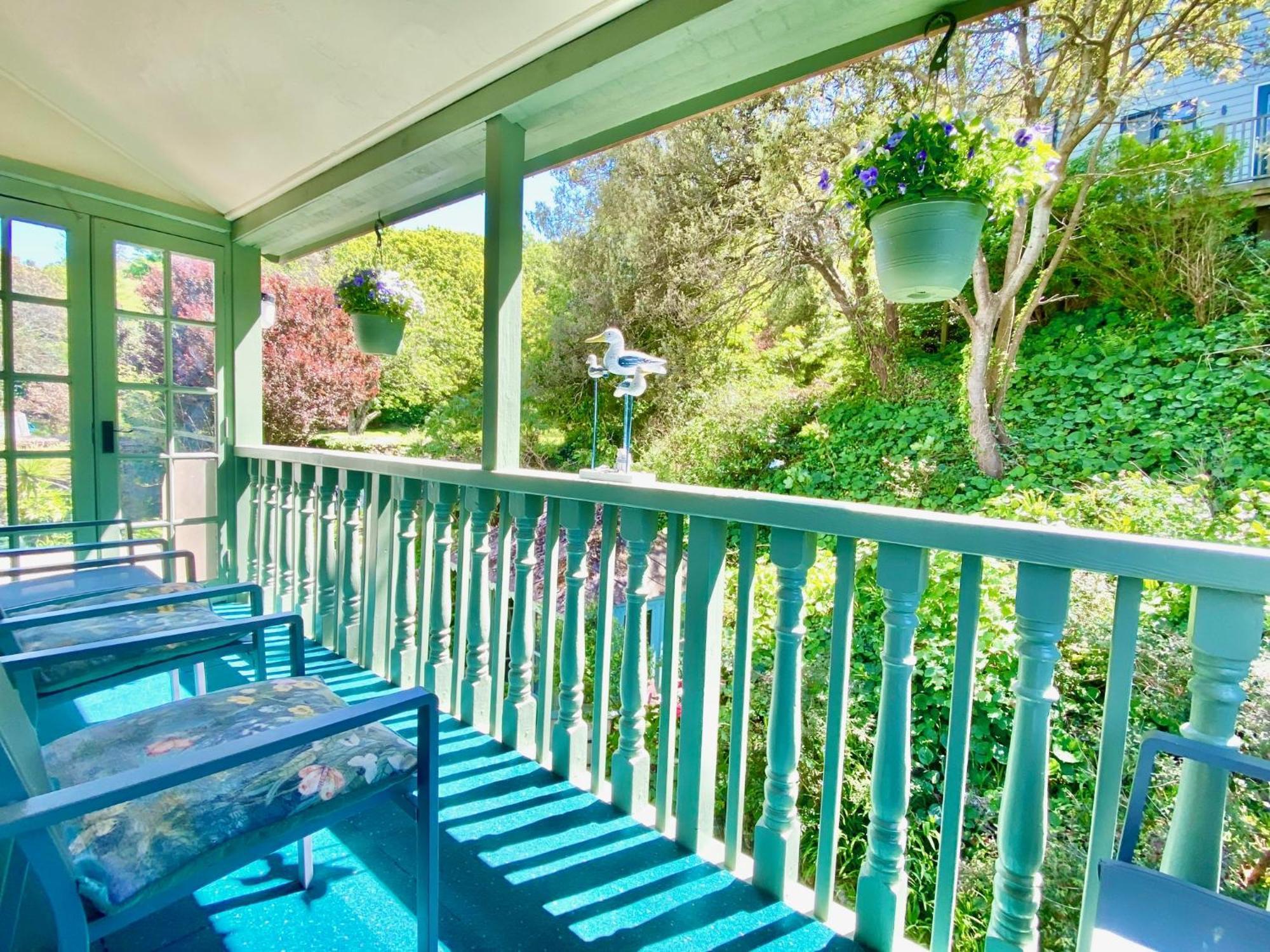 Simply The Best ! Just 4 Min Walk To Beach, Pubs, Shops, Htd Pool, Hottub, Games Rm, Bbq'S, Gdns, Parking, Bassets Acre,Just 6 Unique Apart'S With Wifi Портрит