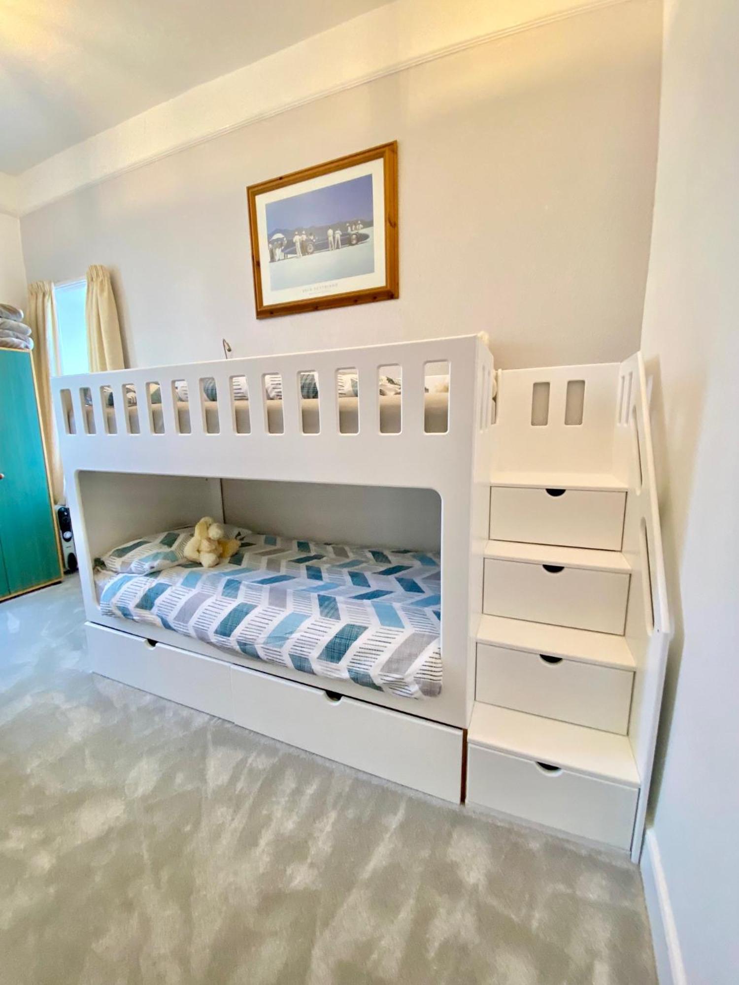 Апартаменты Simply The Best ! Just 4 Min Walk To Beach, Pubs, Shops, Htd Pool, Hottub, Games Rm, Bbq'S, Gdns, Parking, Bassets Acre,Just 6 Unique Apart'S With Wifi