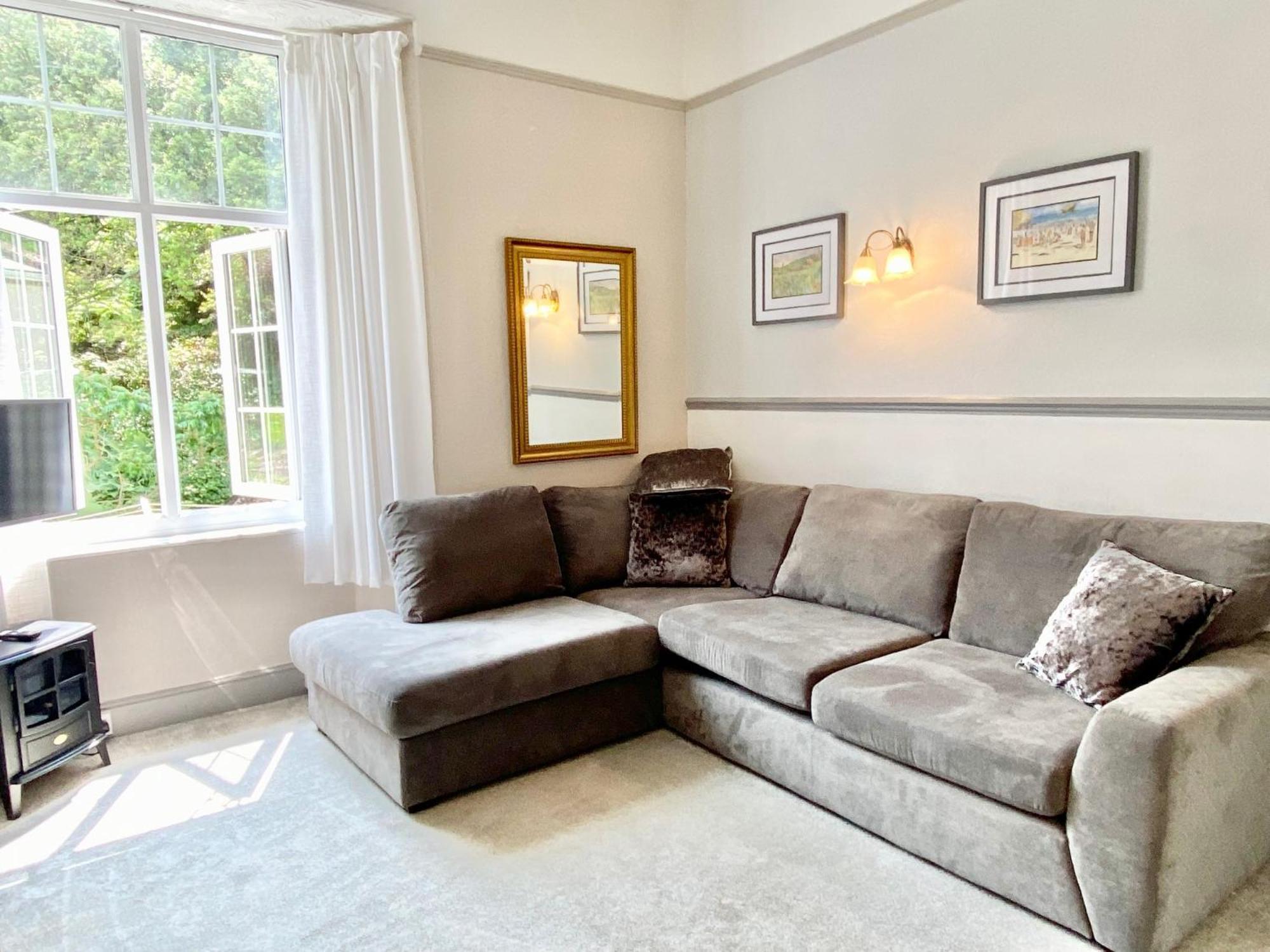 Apartment Look No Further ! 4 Min Walk To Beach, Pubs, Shops, Htd Pool, Hottub, Games Room,Tranquil Gds, Bbq, Beautiful, Bassets Acre, 6 Unique 1-3 Bedroom Holiday Homes With Free Parking And Wifi Portreath